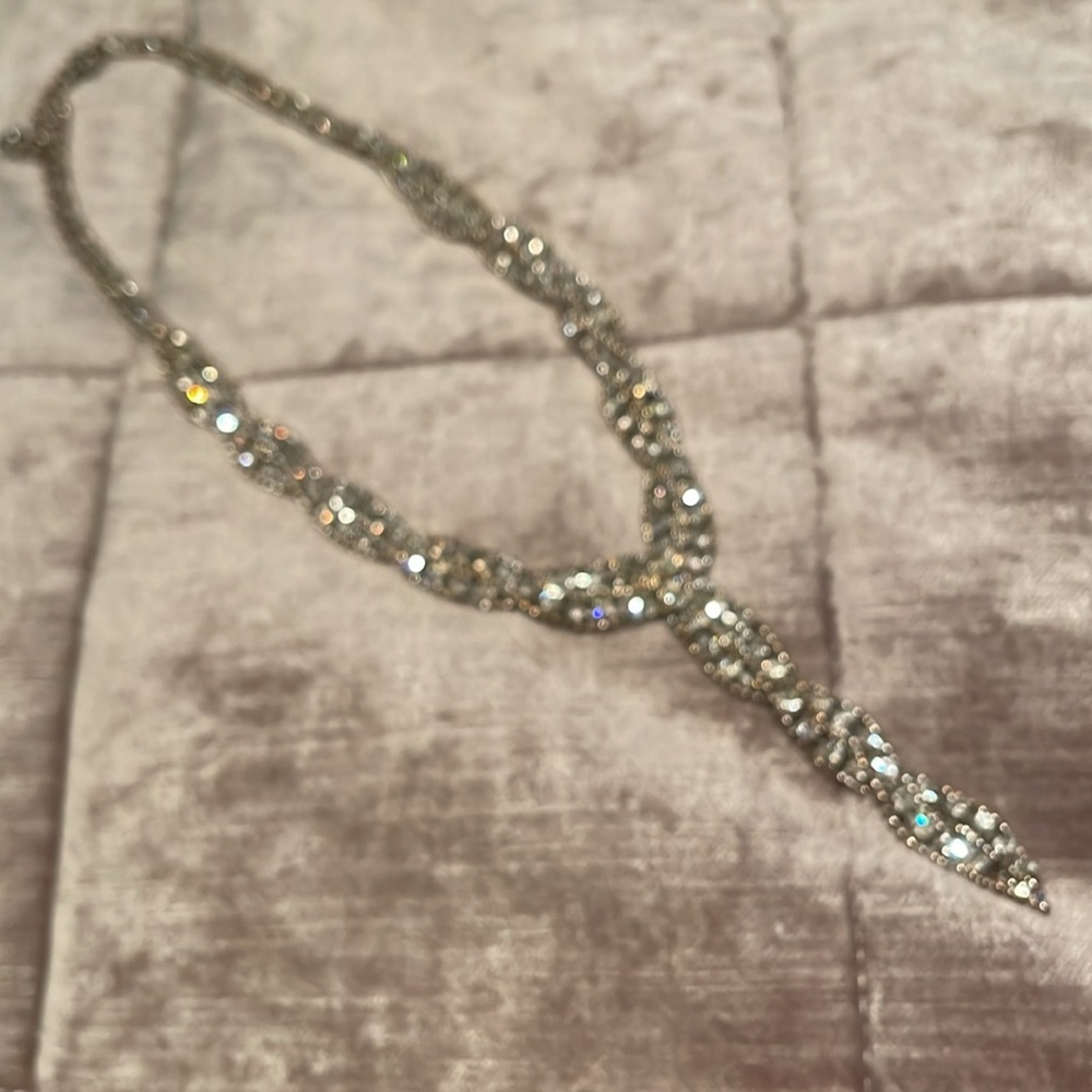 V Style Rhinestone Necklace - Picture 7 of 8